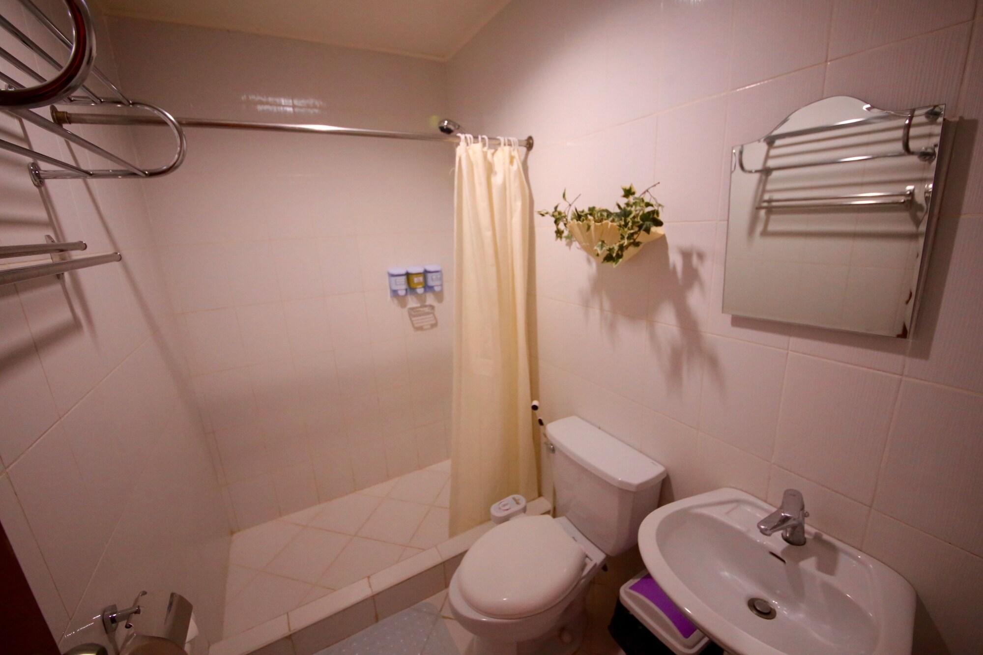 Dee Guesthouse White Sands Île de Mactan Extérieur photo